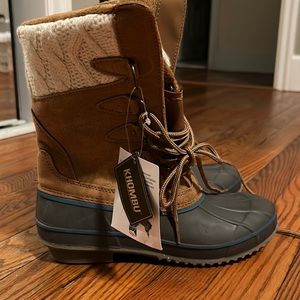 Khombu winter boots womans size 8 new with tags